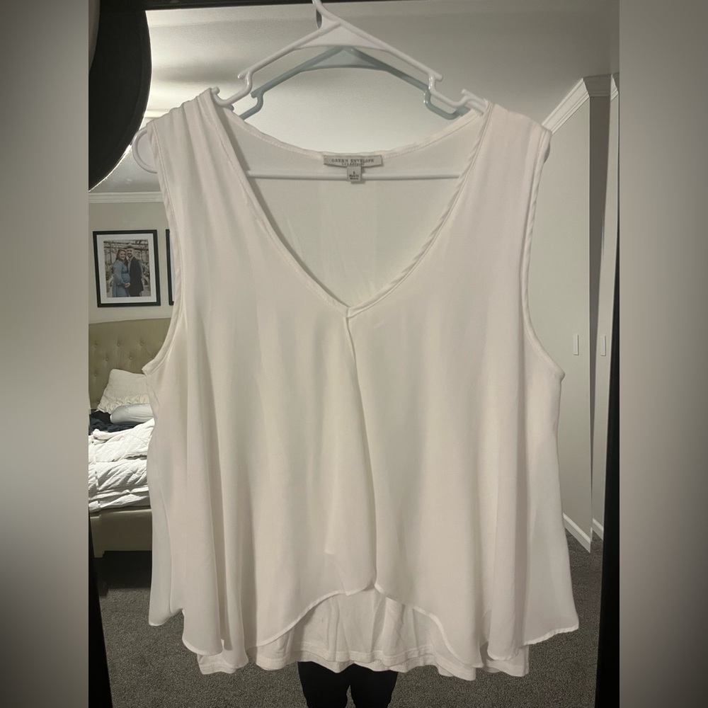 Green Envelope White/Cream Tank Top Large - Picture 3 of 11